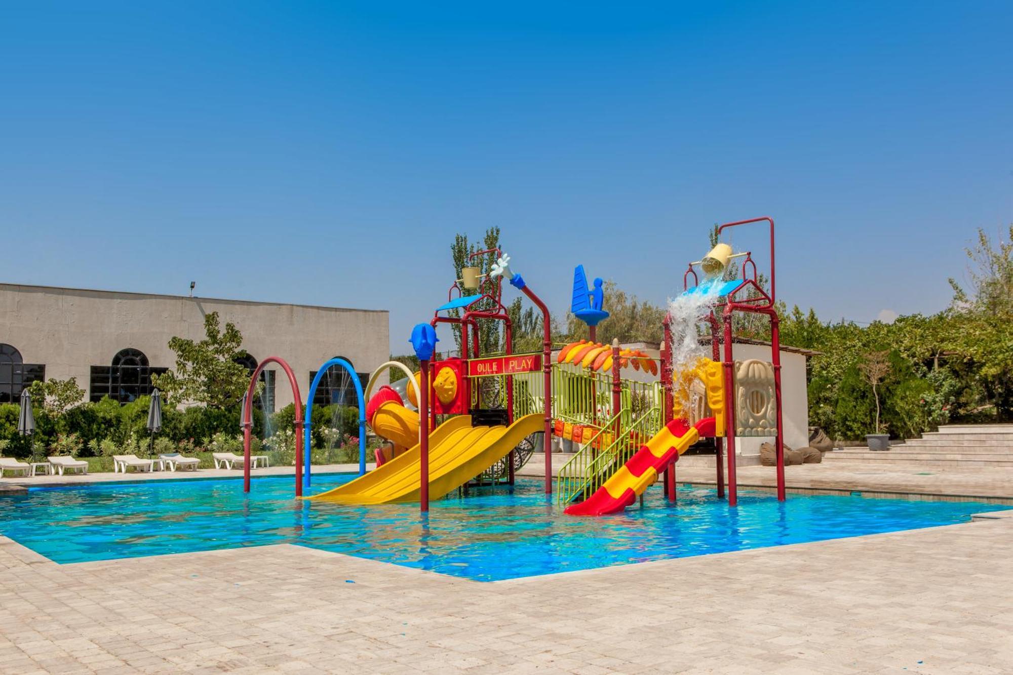 Cross Resort Hotel Γιερεβάν Εξωτερικό φωτογραφία